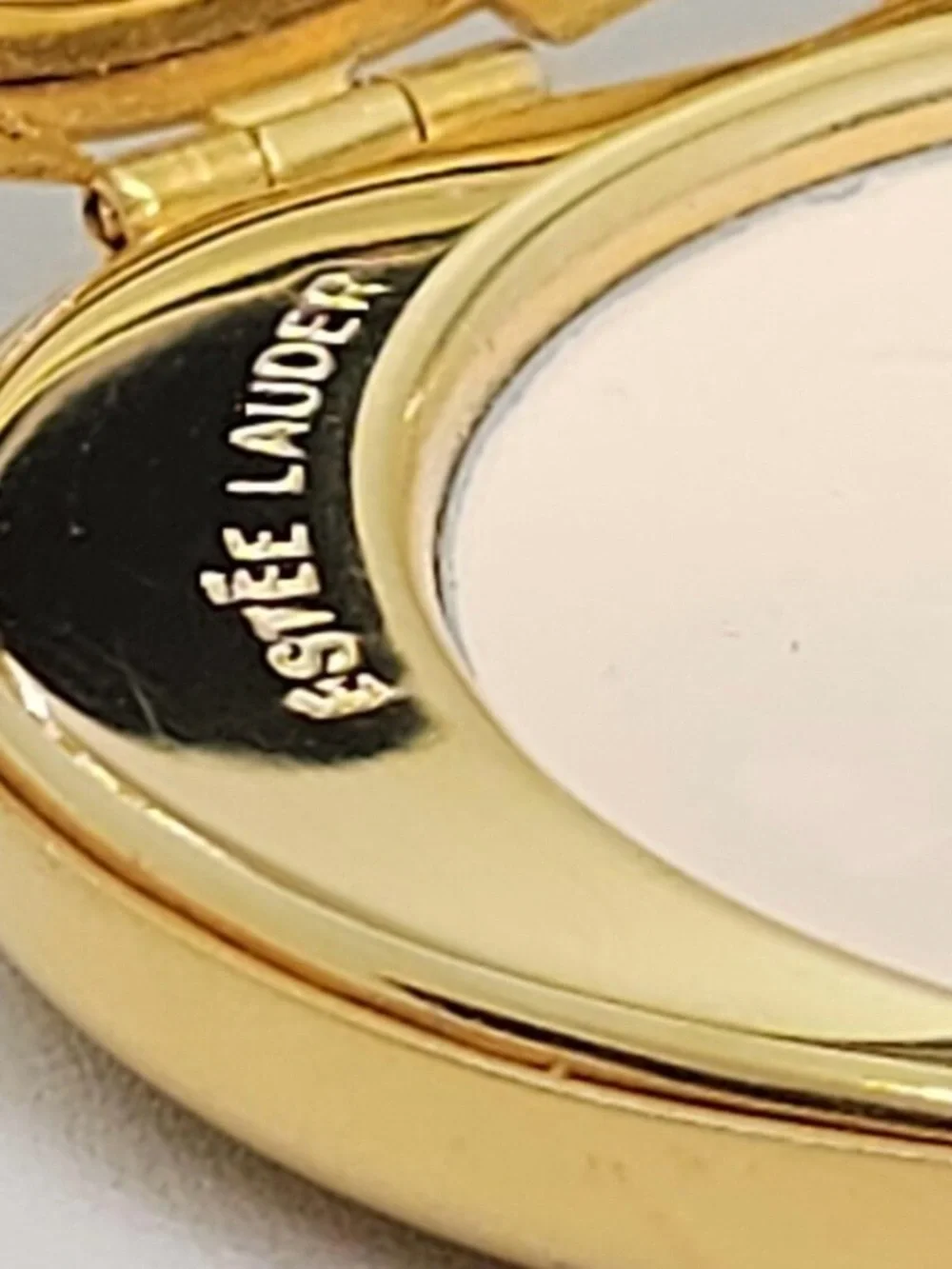 Estée Lauder lucidity pink crystal ribbon gold heart full pressed powder compact